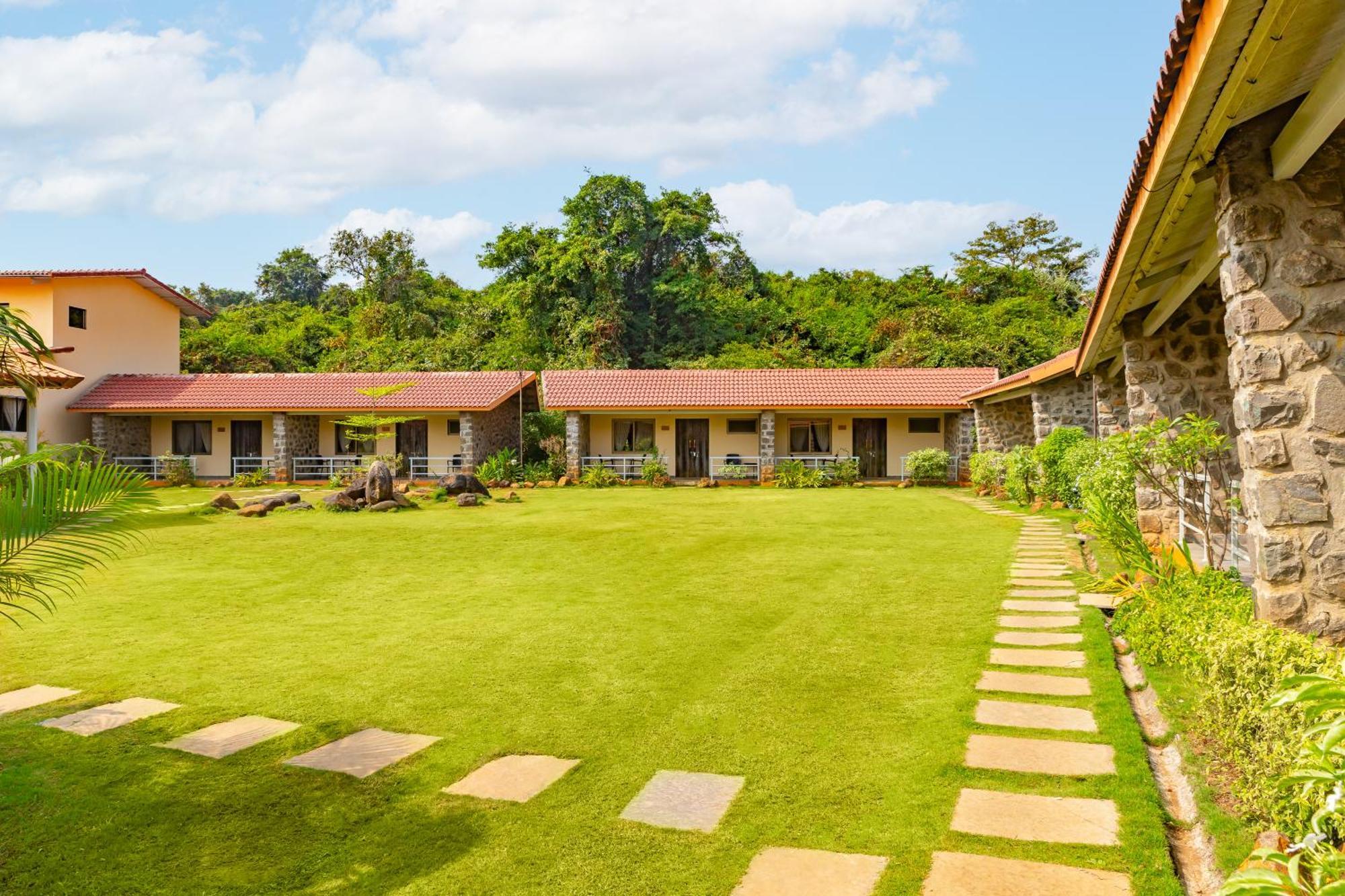 Casa Amora Lonavala Eksteriør billede