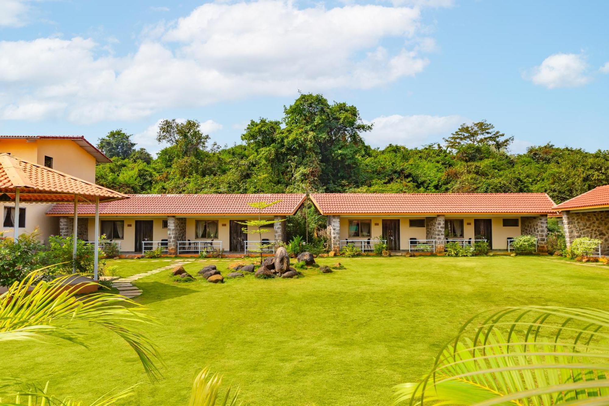 Casa Amora Lonavala Eksteriør billede